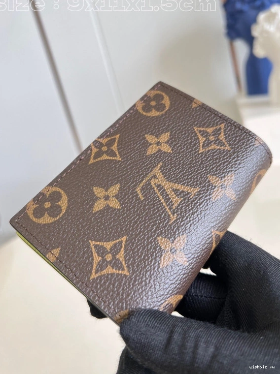 WIS Louis Lisa Wallet Vuitton 0823